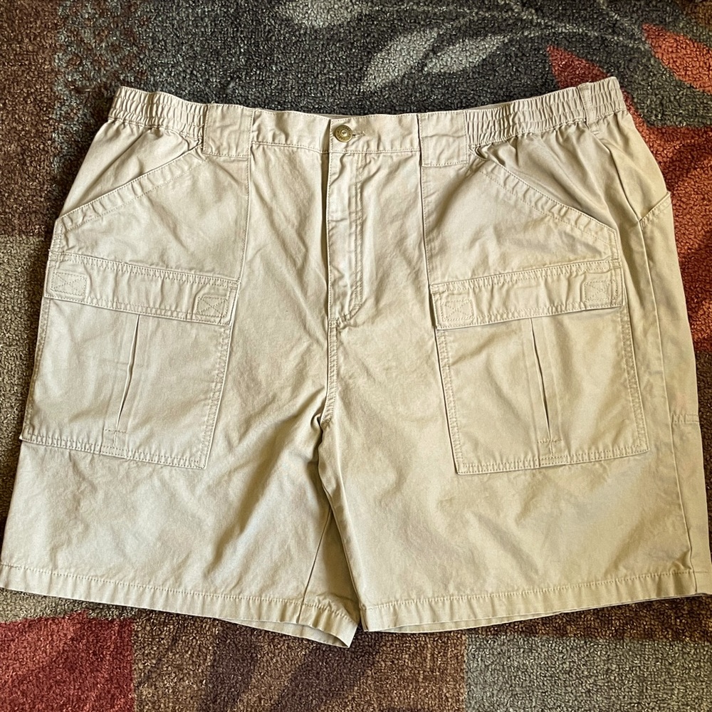 Cabela’s Mens size 46 Khaki Cargo Shhorts